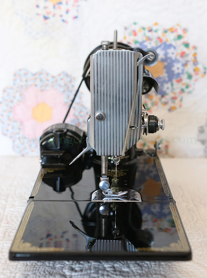 Singer Featherweight 221K Sewing Machine, EH628*** - Image 4