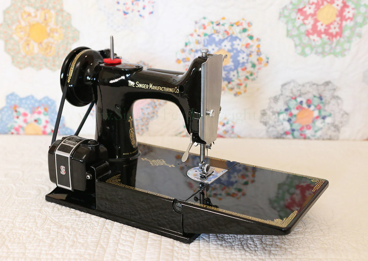 Singer Featherweight 221K Sewing Machine, EH628*** - Image 7