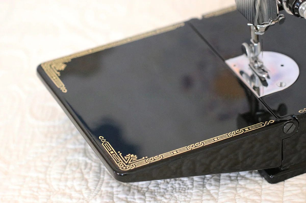 Singer Featherweight 221K Sewing Machine, EH628*** - Image 9