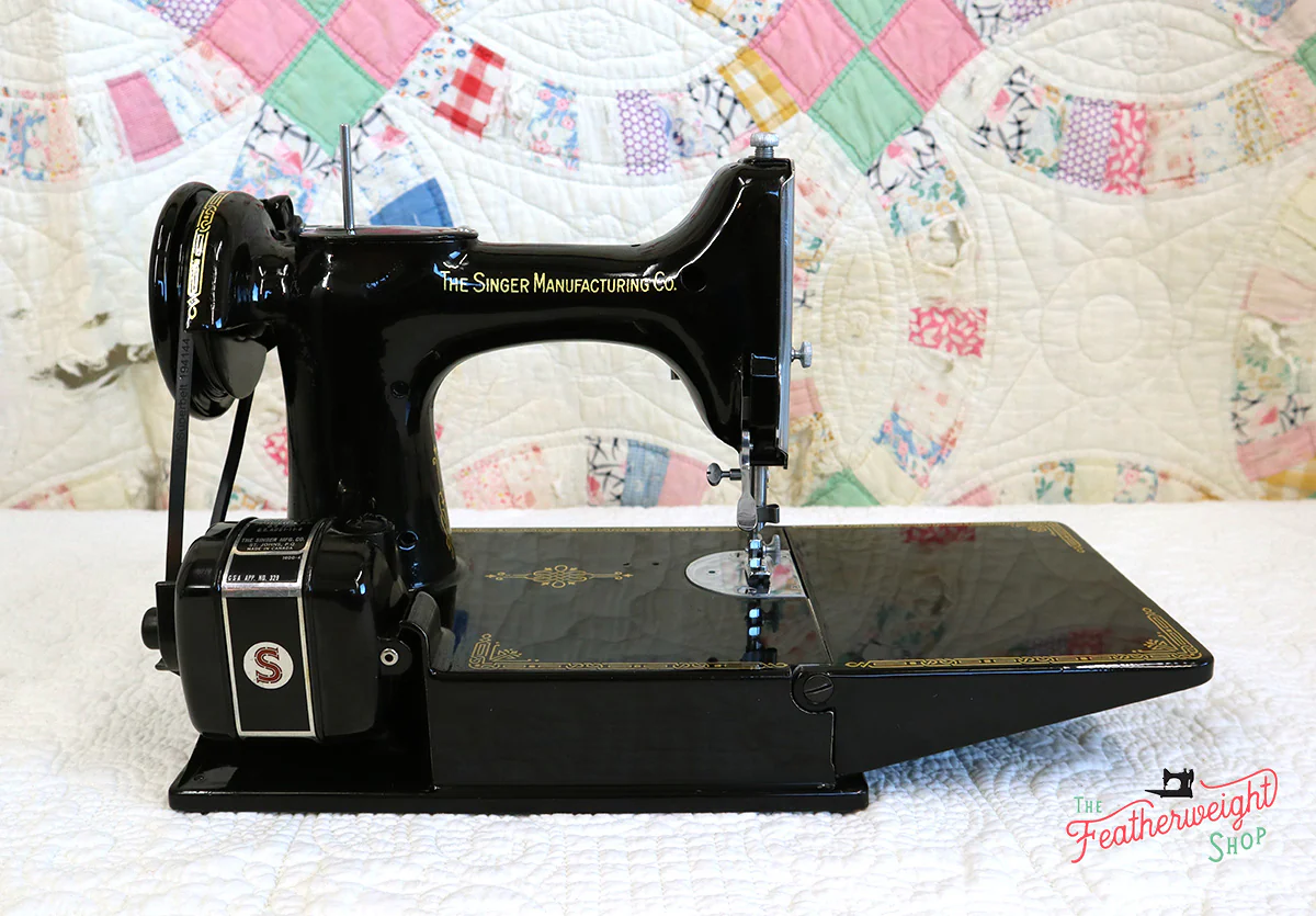 Singer Featherweight 221K Sewing Machine, EH629*** - Image 7
