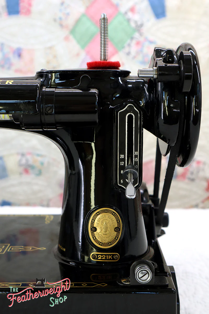 Singer Featherweight 221K Sewing Machine EL539*** - Image 17