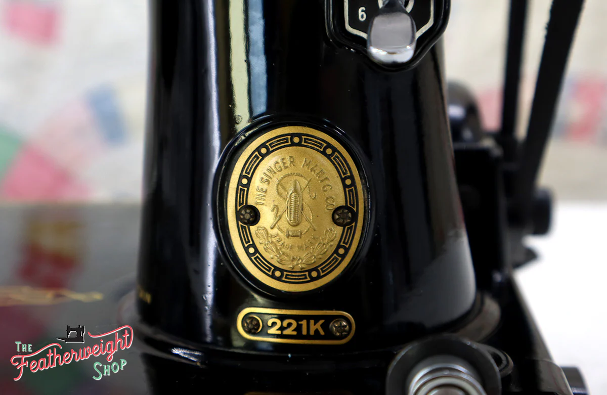 Singer Featherweight 221K Sewing Machine EL539*** - Image 18