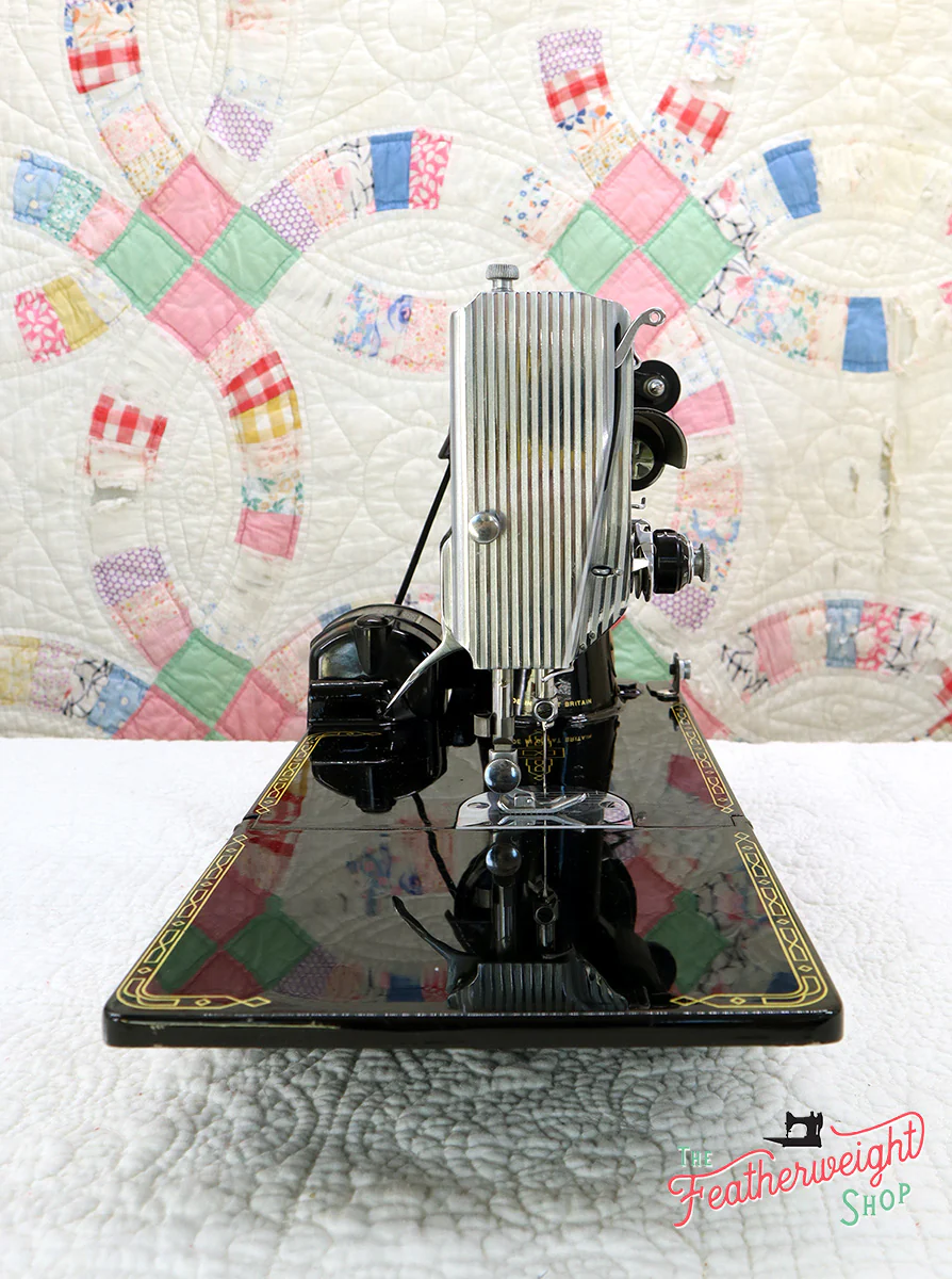Singer Featherweight 221K Sewing Machine EL539*** - Image 4