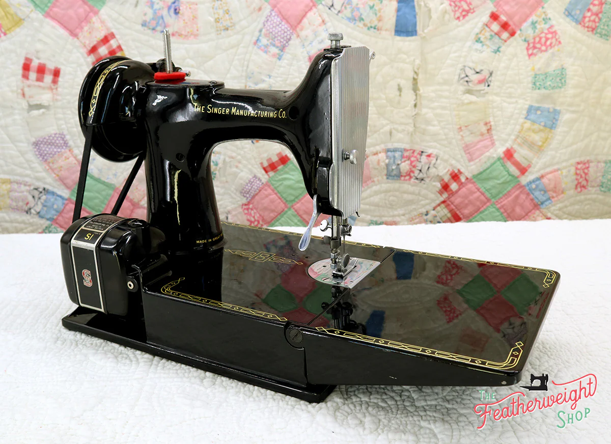 Singer Featherweight 221K Sewing Machine EL539*** - Image 6
