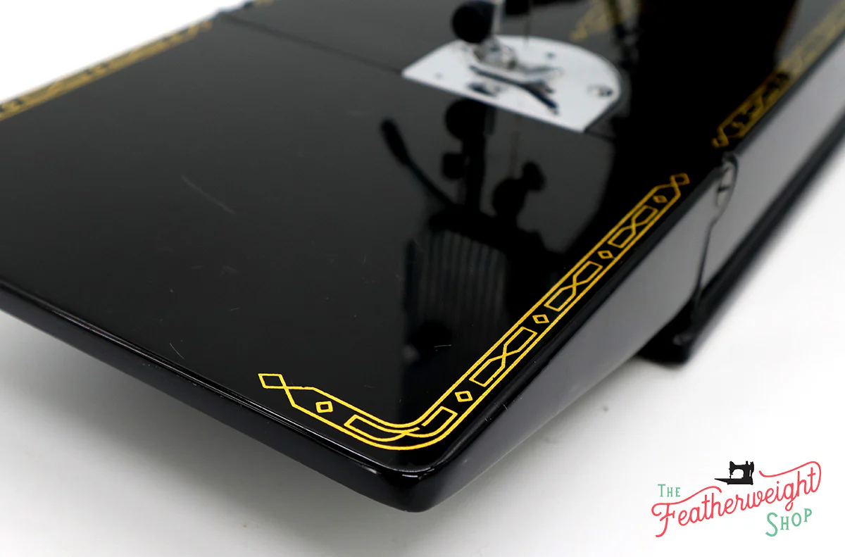Singer Featherweight 221K Sewing Machine EM599*** - Image 10