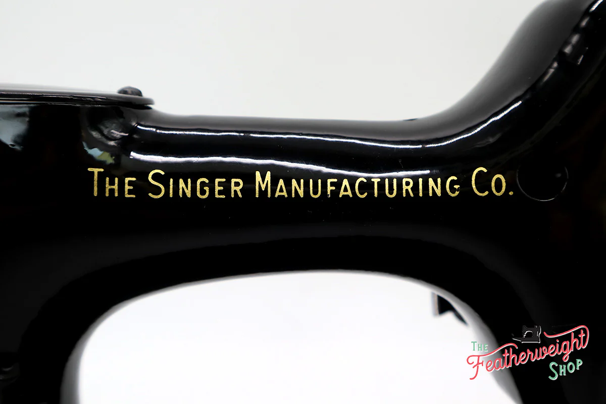 Singer Featherweight 221K Sewing Machine EM599*** - Image 14