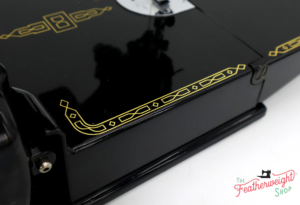Singer Featherweight 221K Sewing Machine EM599*** - Image 15