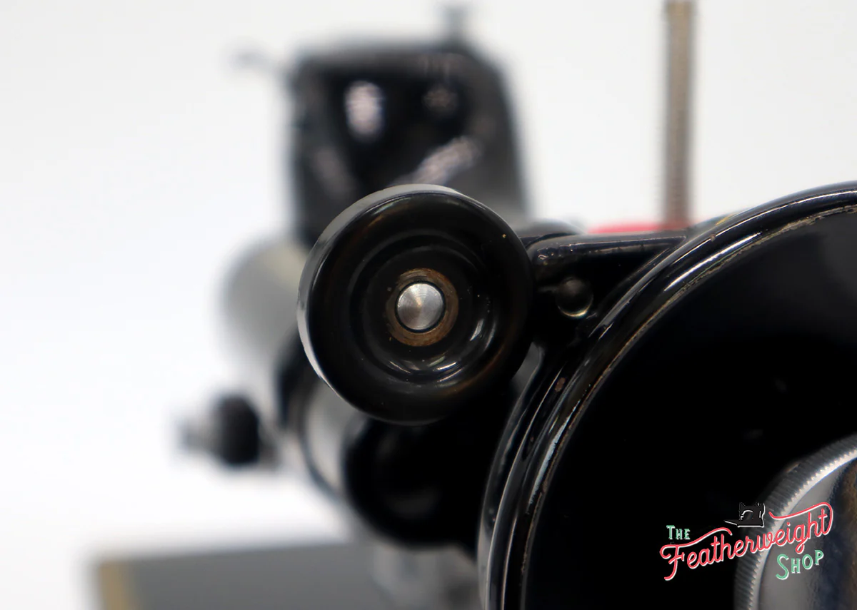Singer Featherweight 221K Sewing Machine EM599*** - Image 18