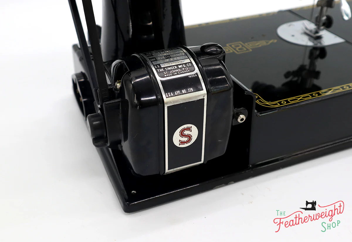 Singer Featherweight 221K Sewing Machine EM599*** - Image 22