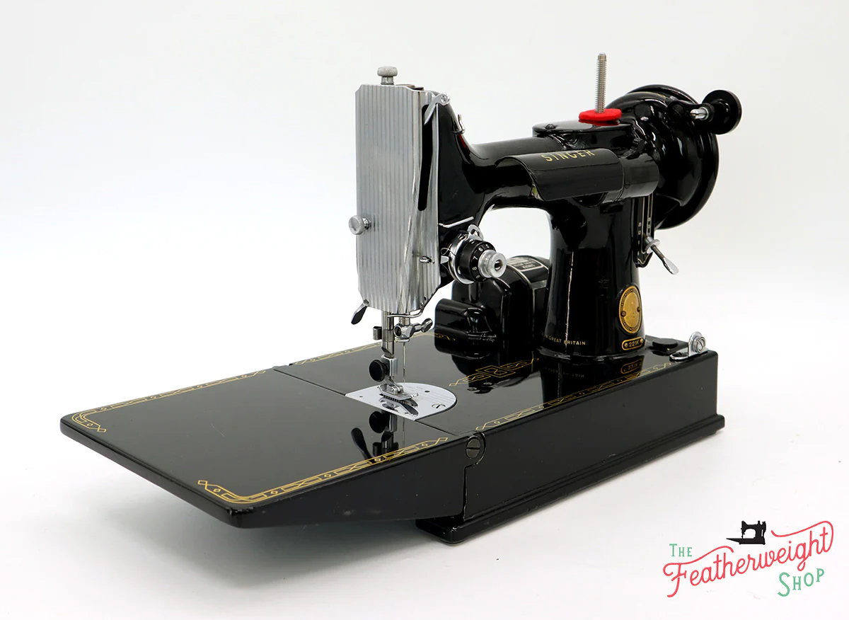 Singer Featherweight 221K Sewing Machine EM599*** - Image 3