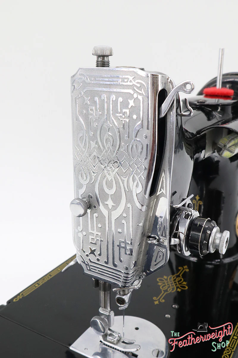 Singer Featherweight 221K Sewing Machine, French - RARE, EF694*** - Image 16