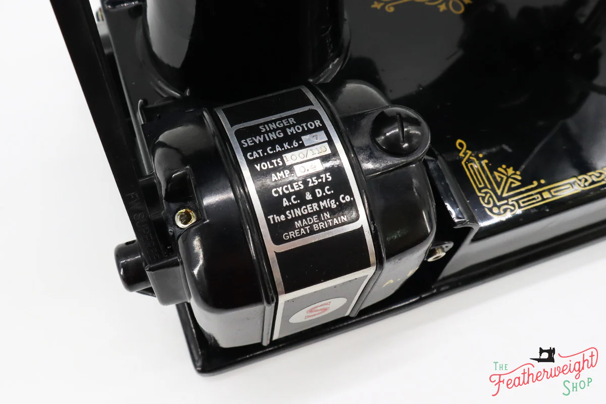 Singer Featherweight 221K Sewing Machine, French - RARE, EF694*** - Image 19