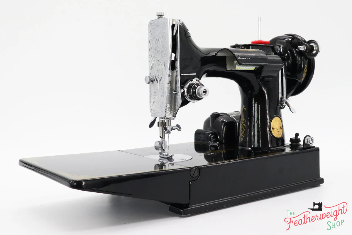 Singer Featherweight 221K Sewing Machine, French - RARE, EF694*** - Image 3