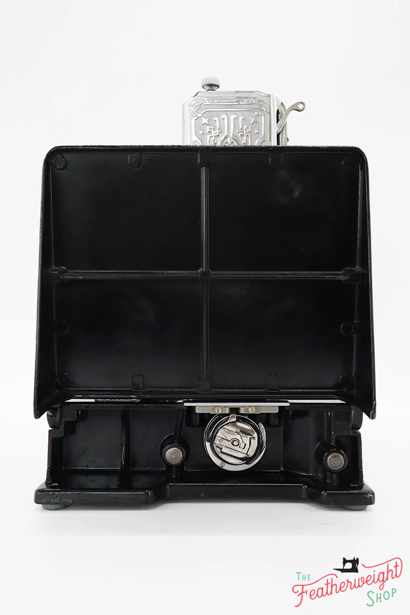 Singer Featherweight 221K Sewing Machine, French - RARE, EF694*** - Image 4