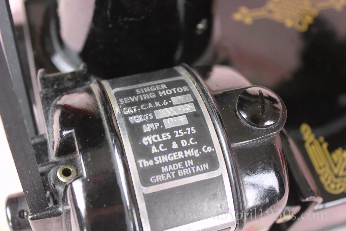 Singer Featherweight 221K Sewing Machine, French EF908*** - Image 18