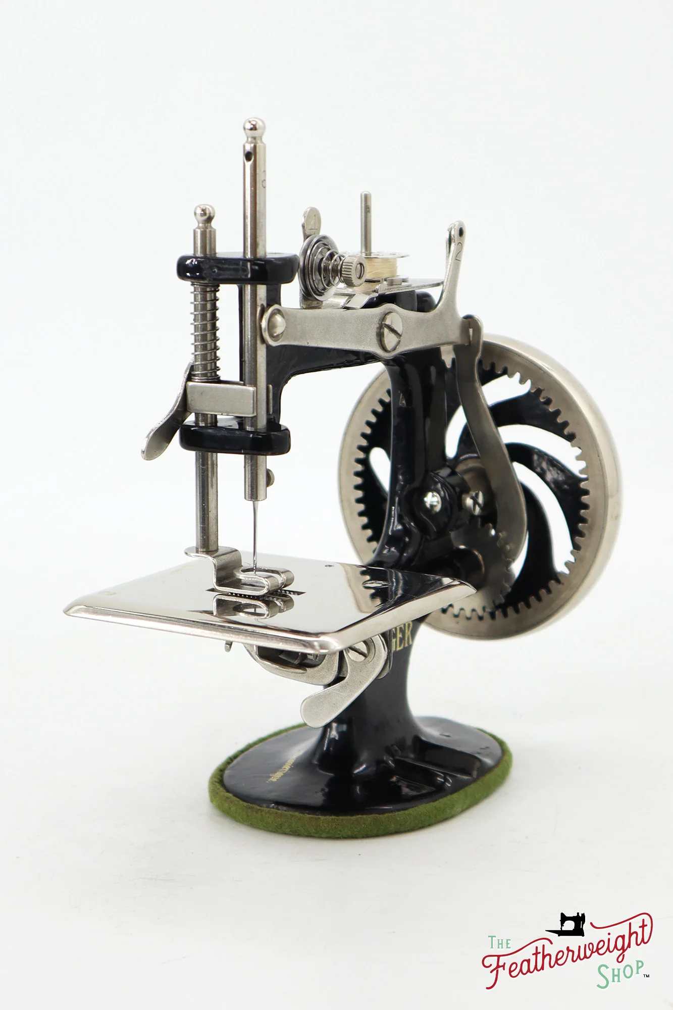 Singer Featherweight 221K Sewing Machine, French EF9120** and Sewhandy Set - Image 19