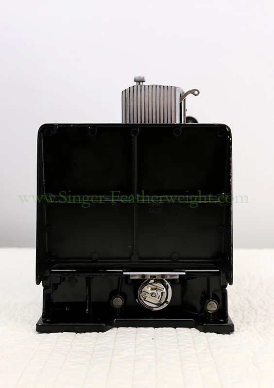 Singer Featherweight 221K Sewing Machine RED "S" ES170*** - Image 5