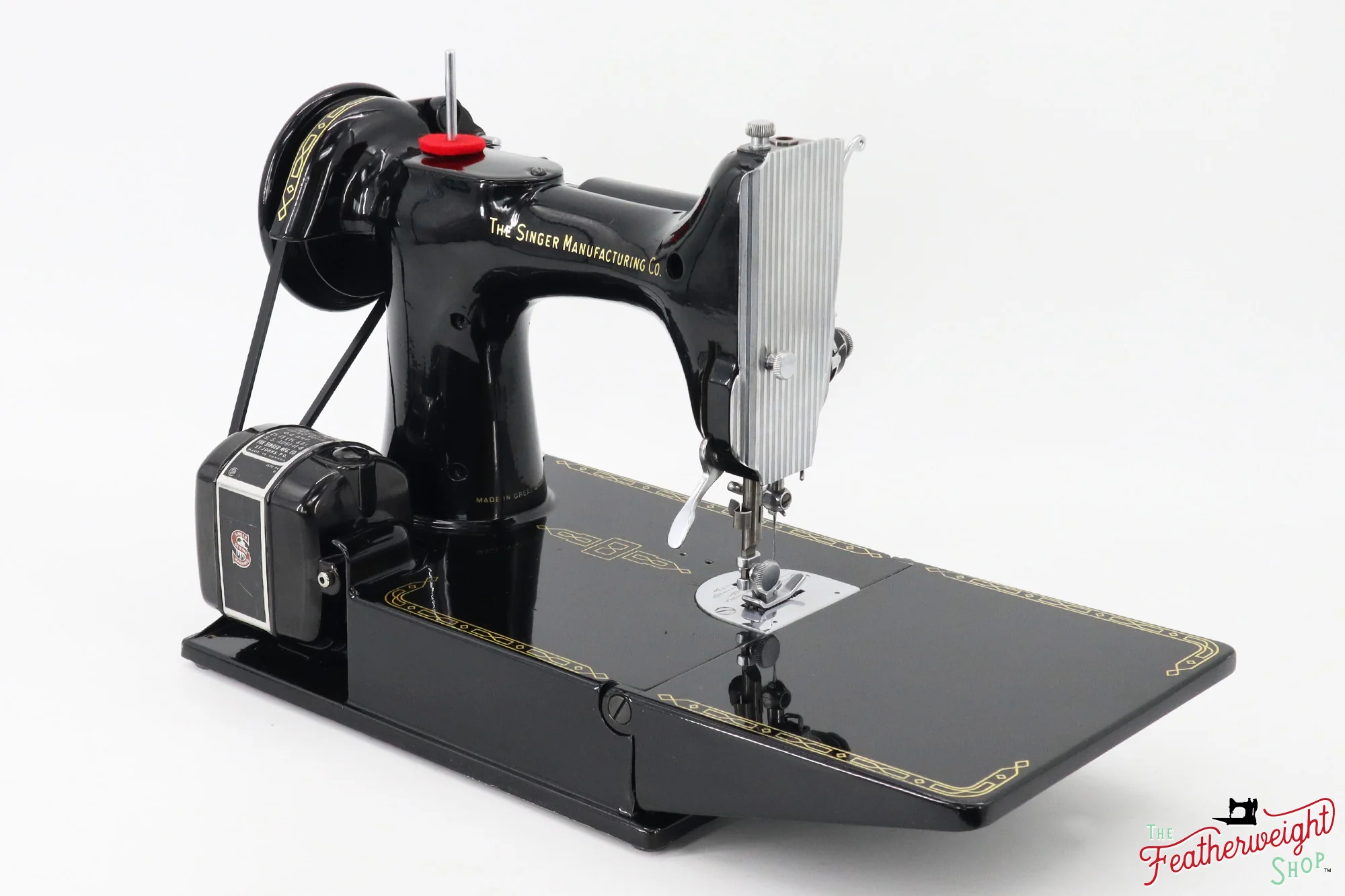 Singer Featherweight 221K Sewing Machine, RED "S" - ES1714** - Image 6