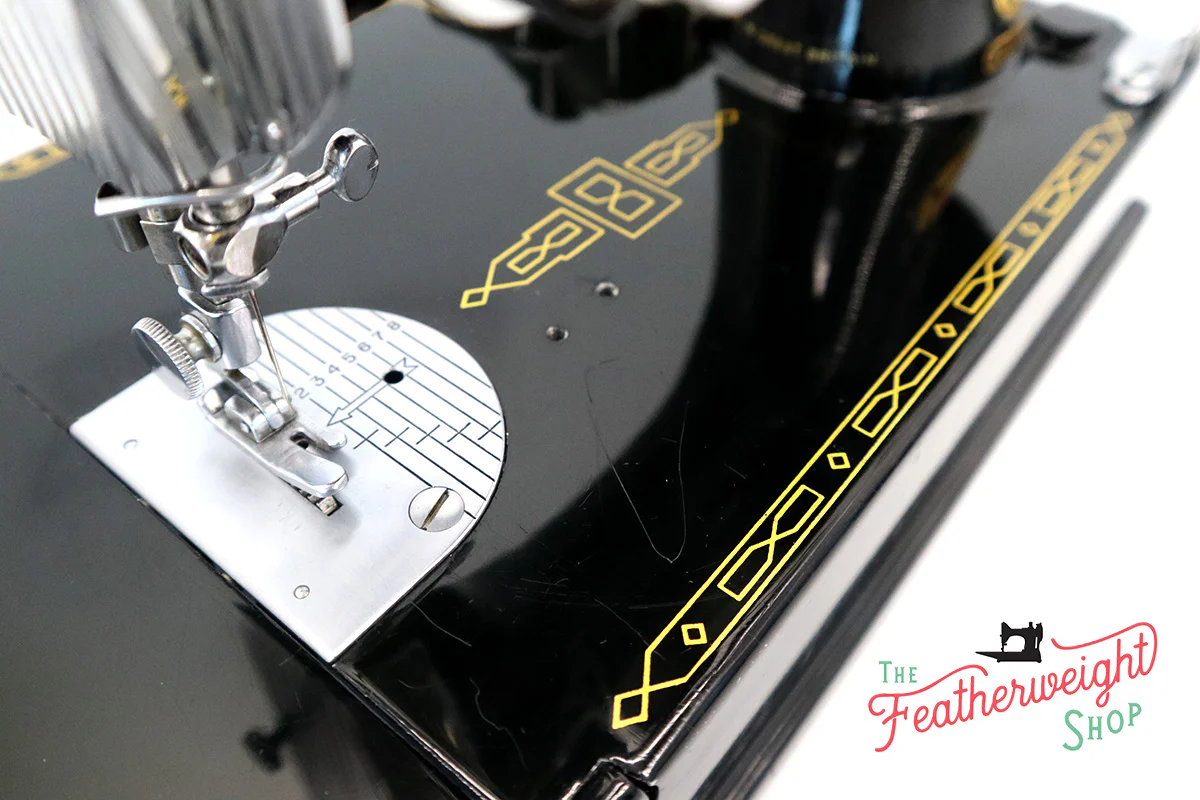 Singer Featherweight 221K Sewing Machine RED "S" ES172*** - Image 8