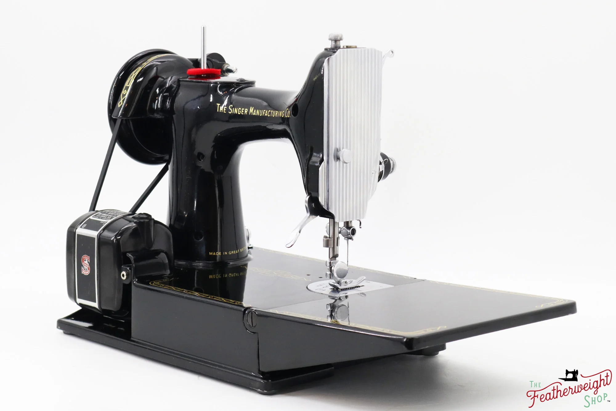 Singer Featherweight 221K Sewing Machine, RED "S" - ES1730** - Image 6