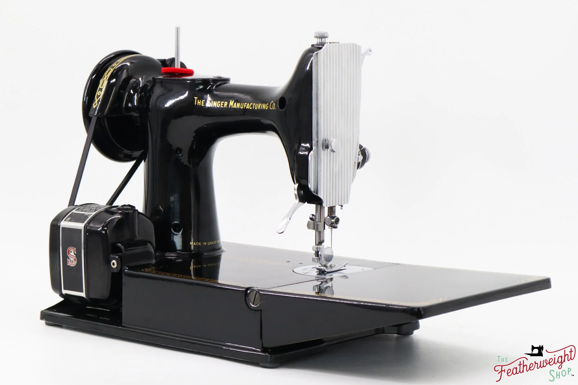 Singer Featherweight 221K Sewing Machine, RED "S" - ES246*** - Image 6