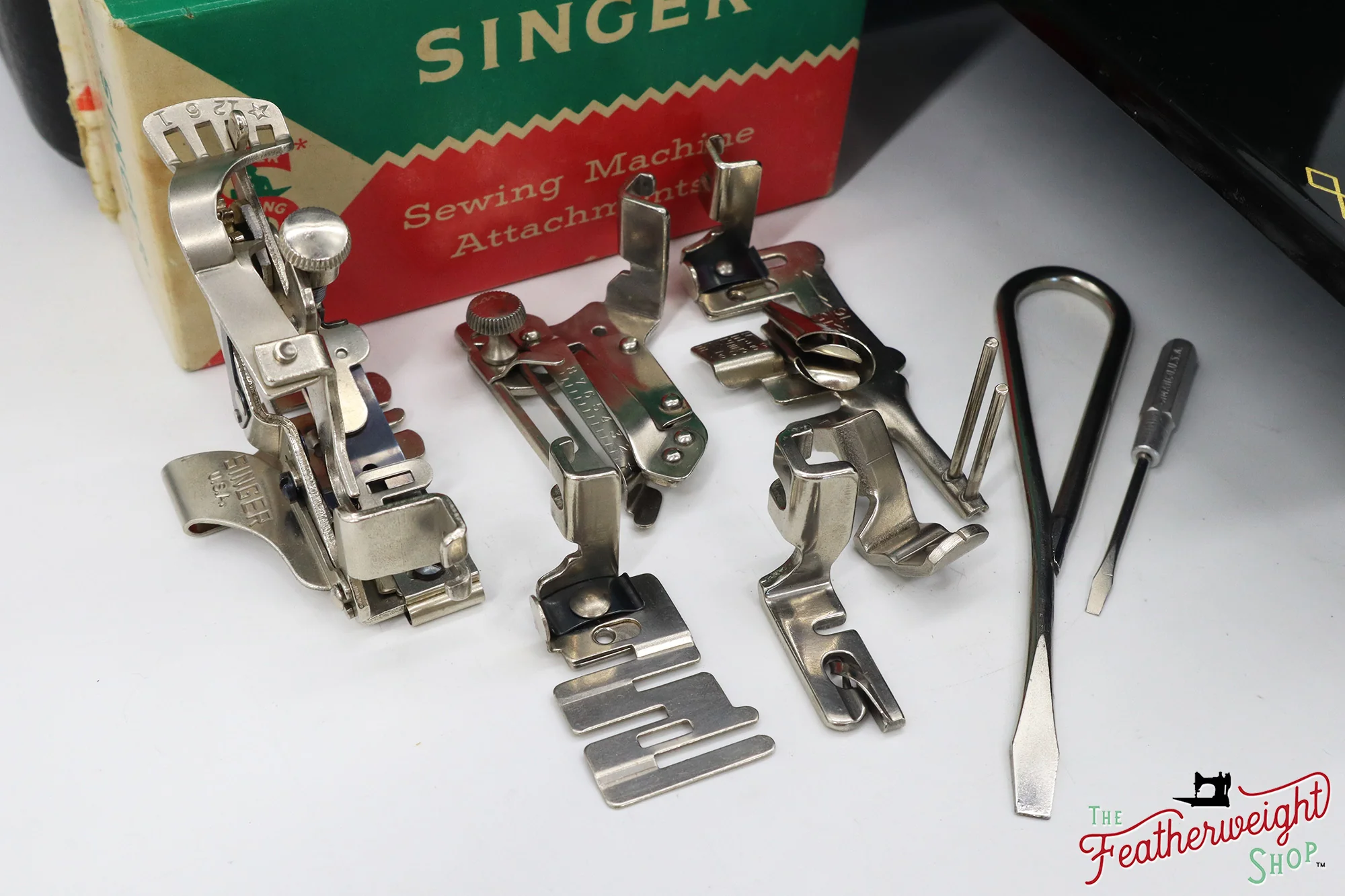 Singer Featherweight 221K Sewing Machine, RED "S" - ES2467** - Image 18