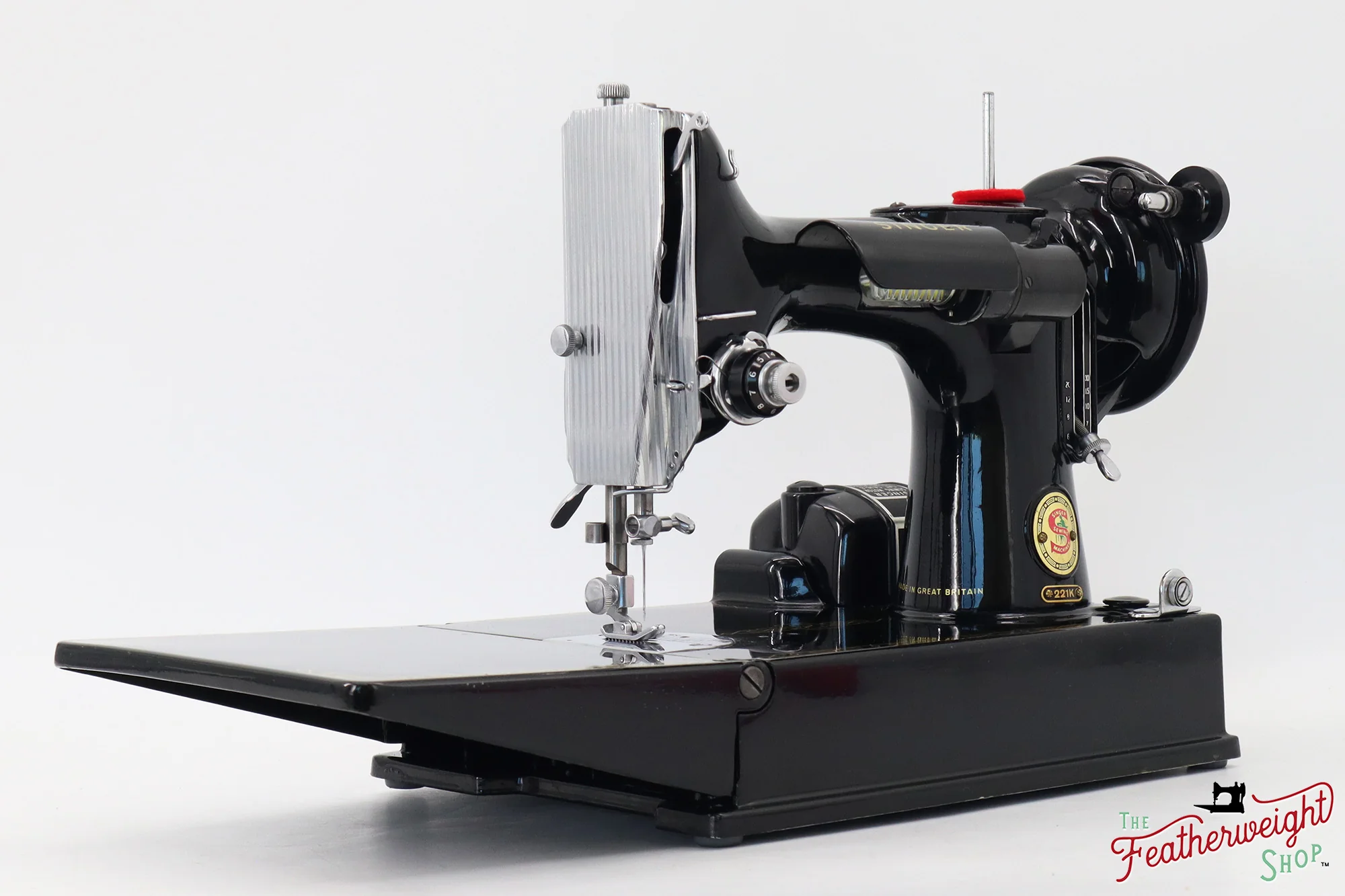 Singer Featherweight 221K Sewing Machine, RED "S" - ES2467** - Image 4