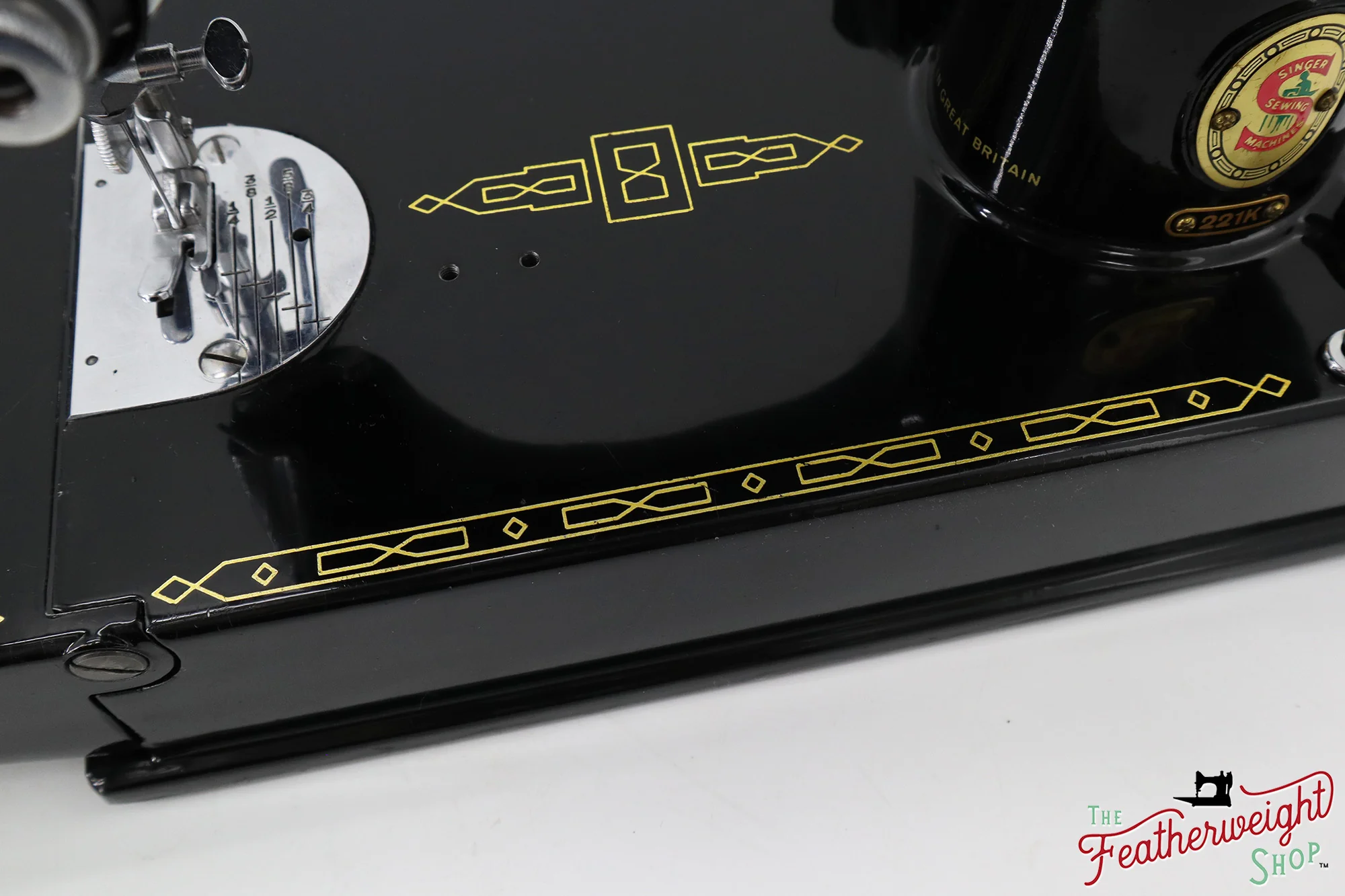 Singer Featherweight 221K Sewing Machine, RED "S" - ES2467** - Image 8