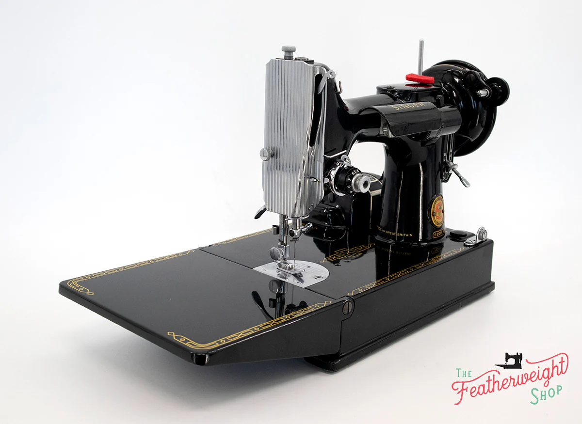 Singer Featherweight 221K Sewing Machine, RED "S" ES247*** - Image 2
