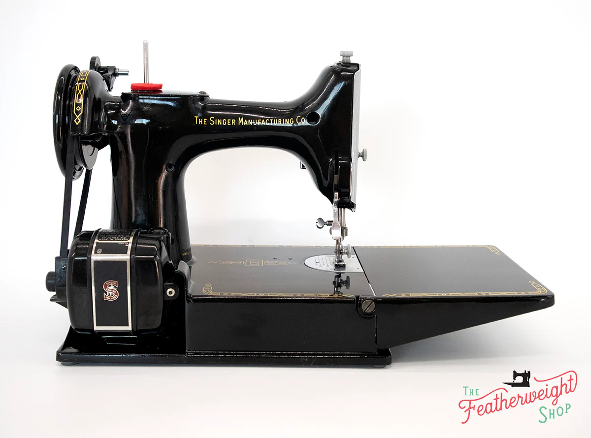 Singer Featherweight 221K Sewing Machine, RED "S" ES247*** - Image 7