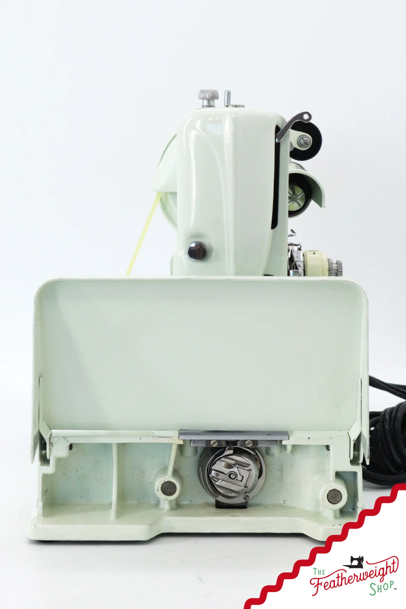 Singer Featherweight 221K Sewing Machine, WHITE - EV891*** - Image 5