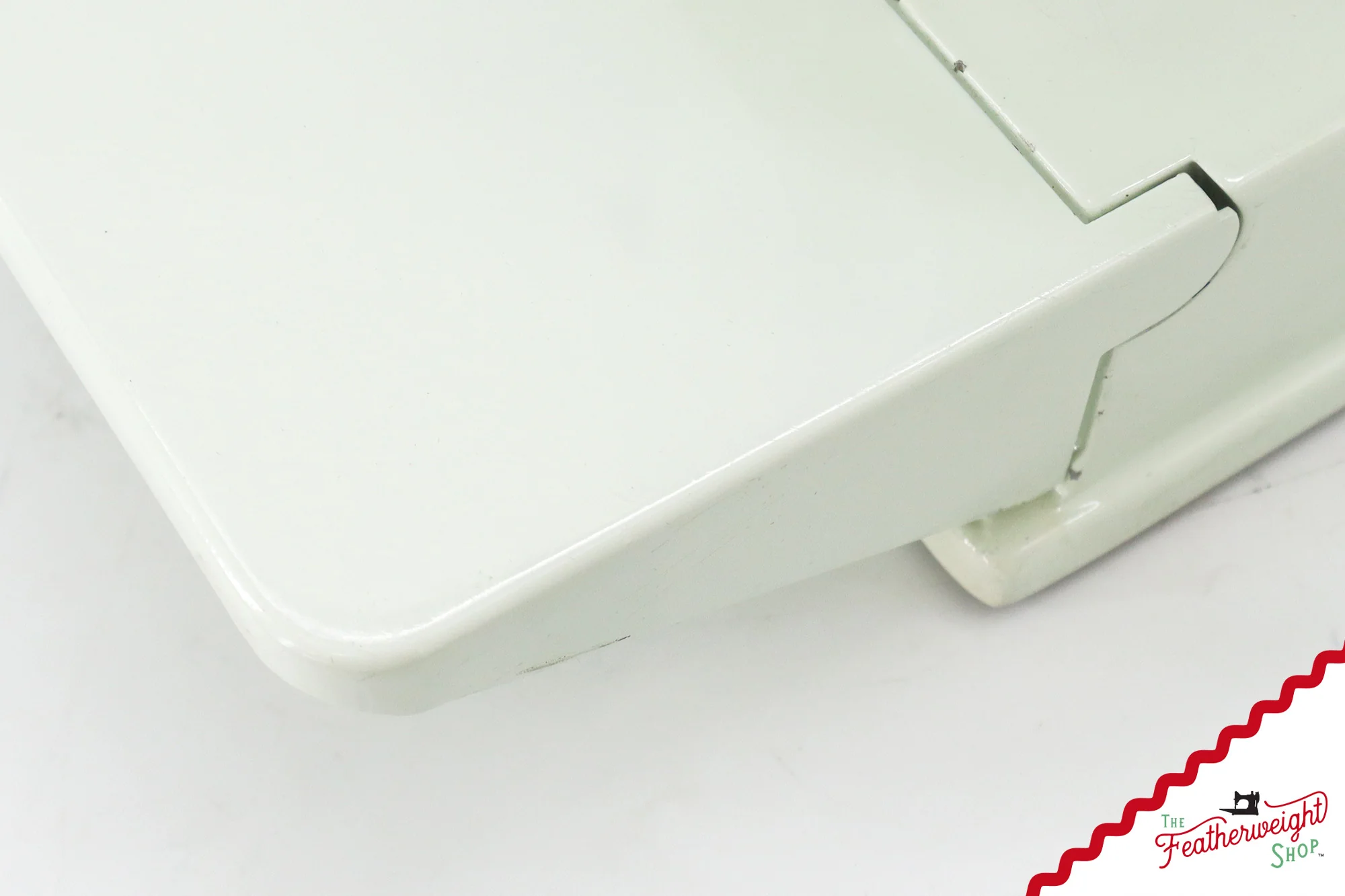 Singer Featherweight 221K Sewing Machine, WHITE - EV891*** - Image 9
