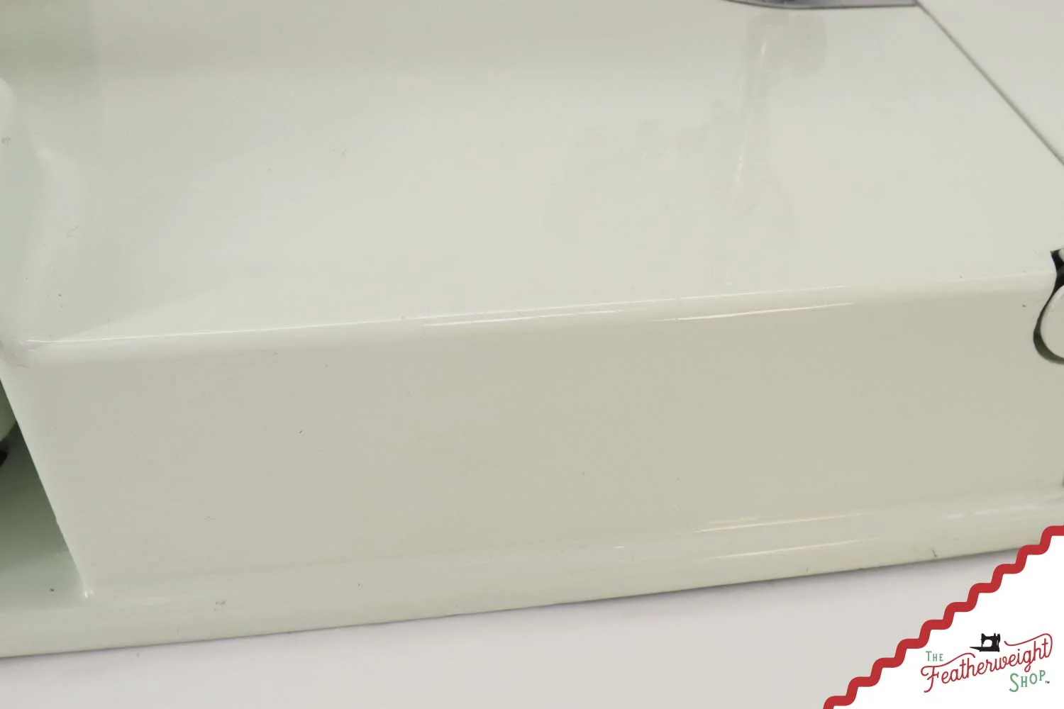 Singer Featherweight 221K Sewing Machine, WHITE - EV9036** - Image 10