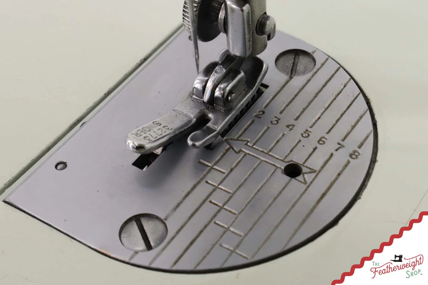 Singer Featherweight 221K Sewing Machine, WHITE - EV9036** - Image 16