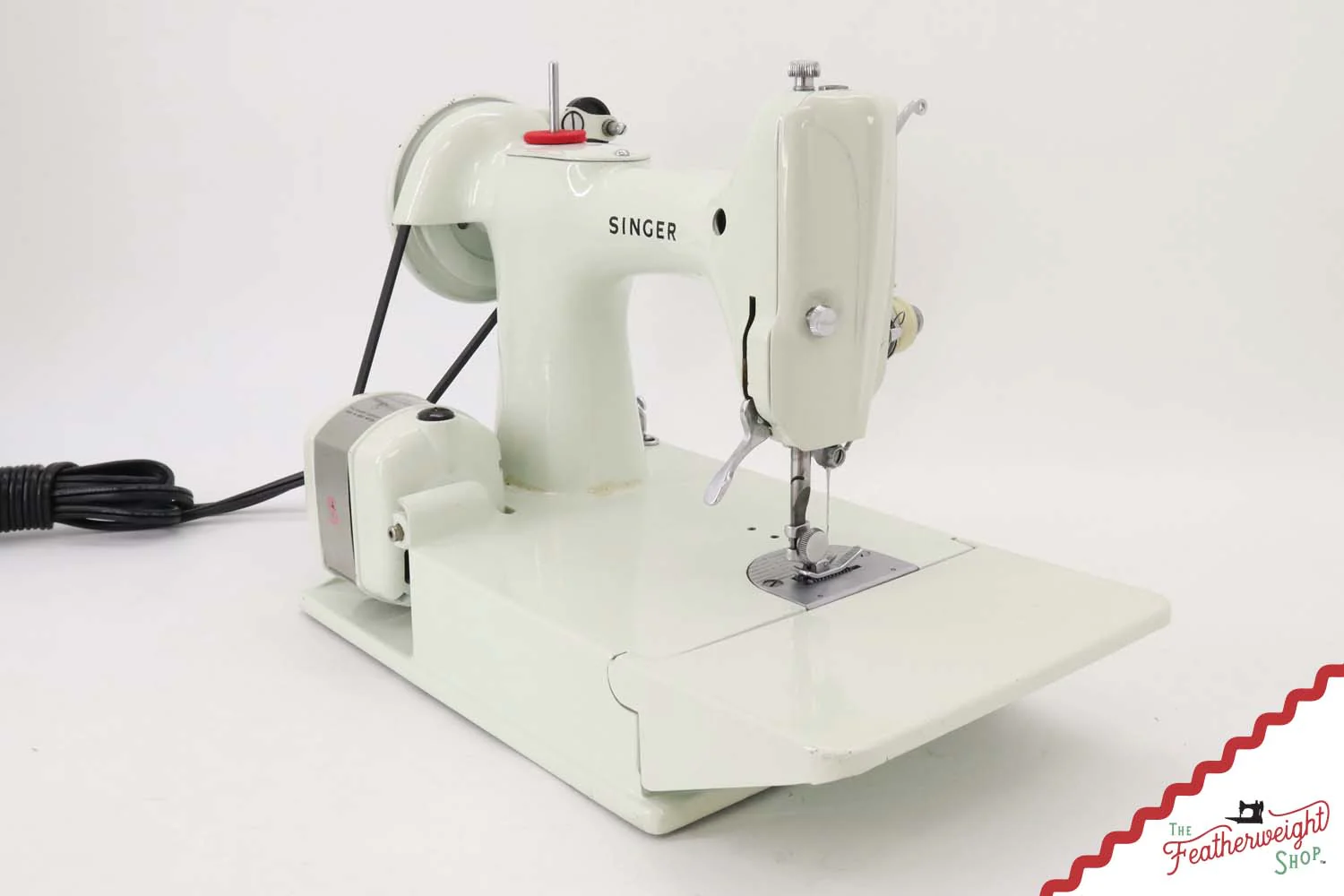 Singer Featherweight 221K Sewing Machine, WHITE - EV9036** - Image 5