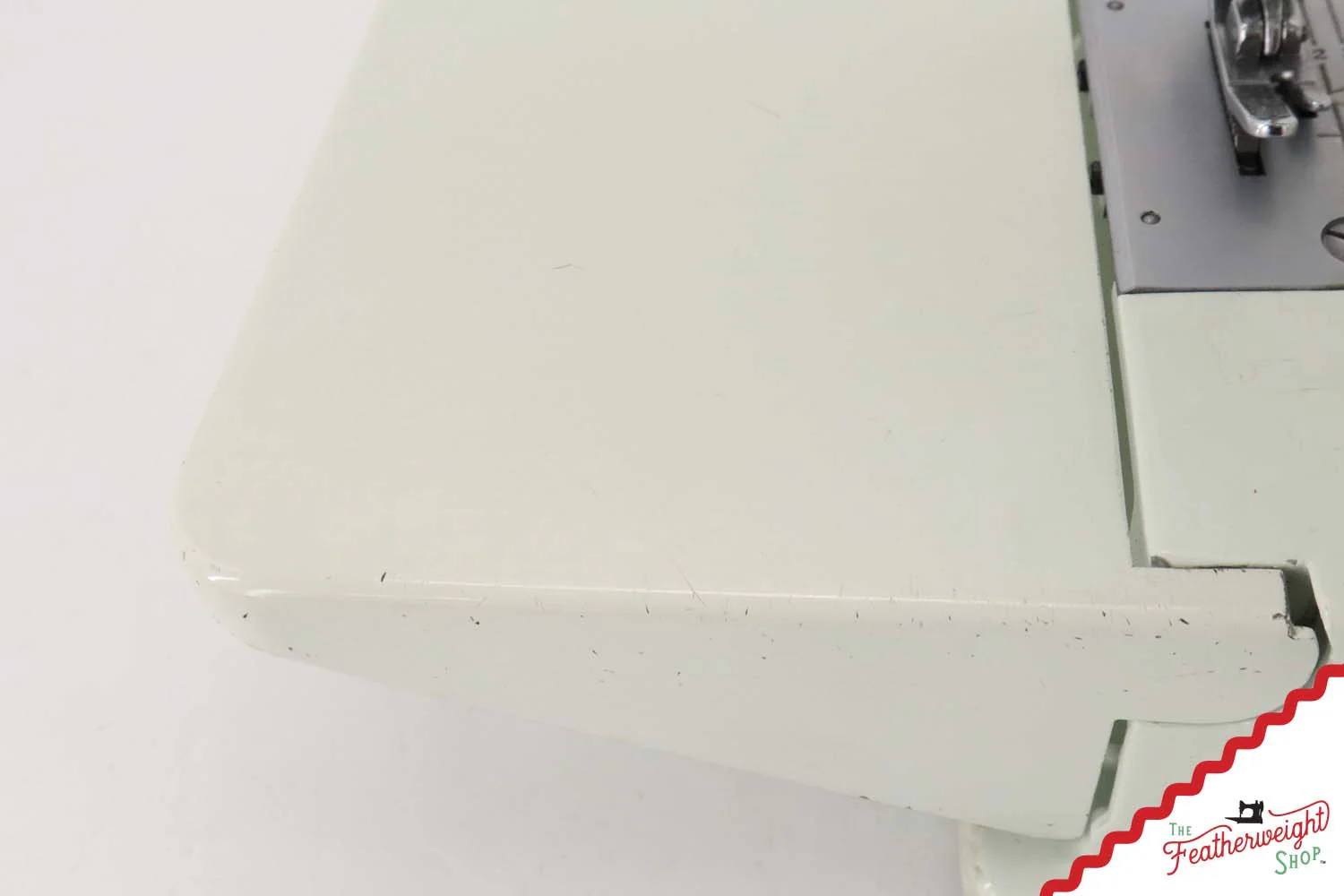 Singer Featherweight 221K Sewing Machine, WHITE - EV9036** - Image 8