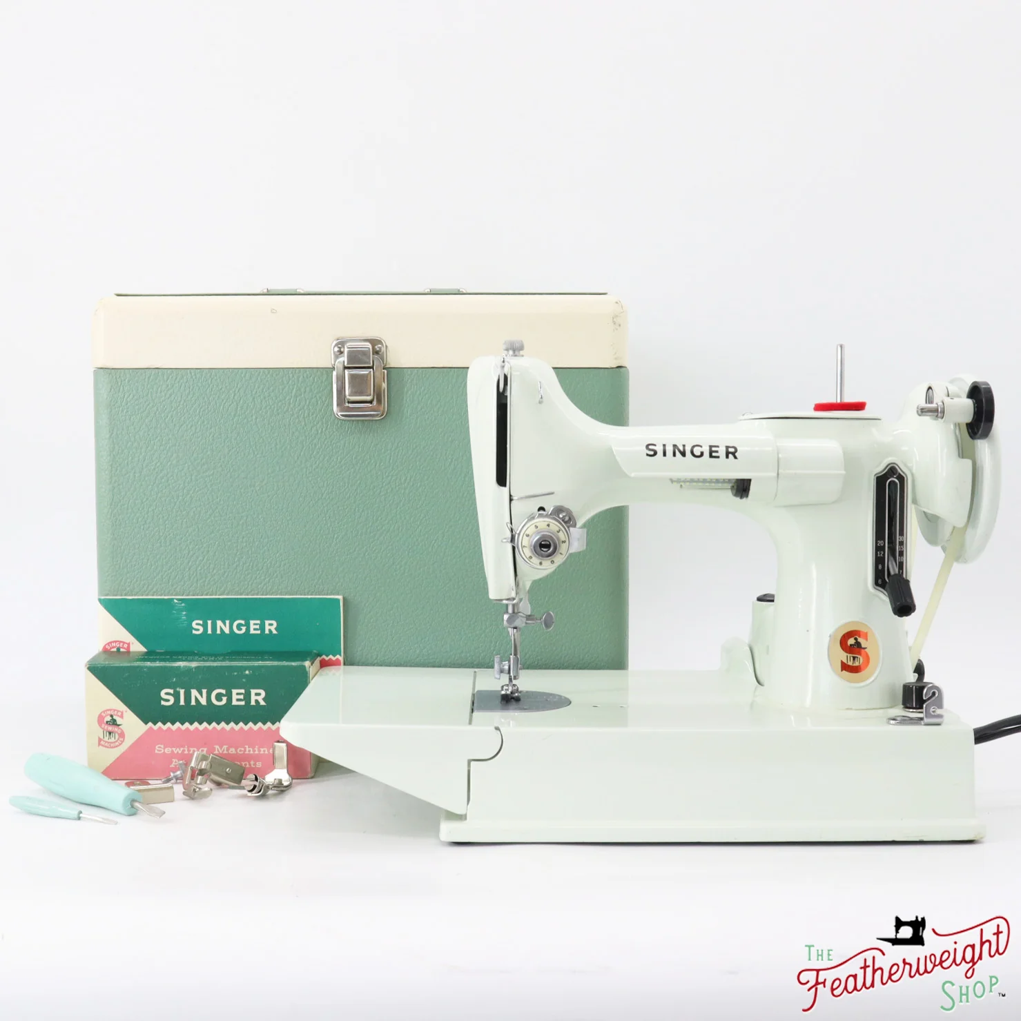 Singer Featherweight 221K Sewing Machine, WHITE - EV9052**