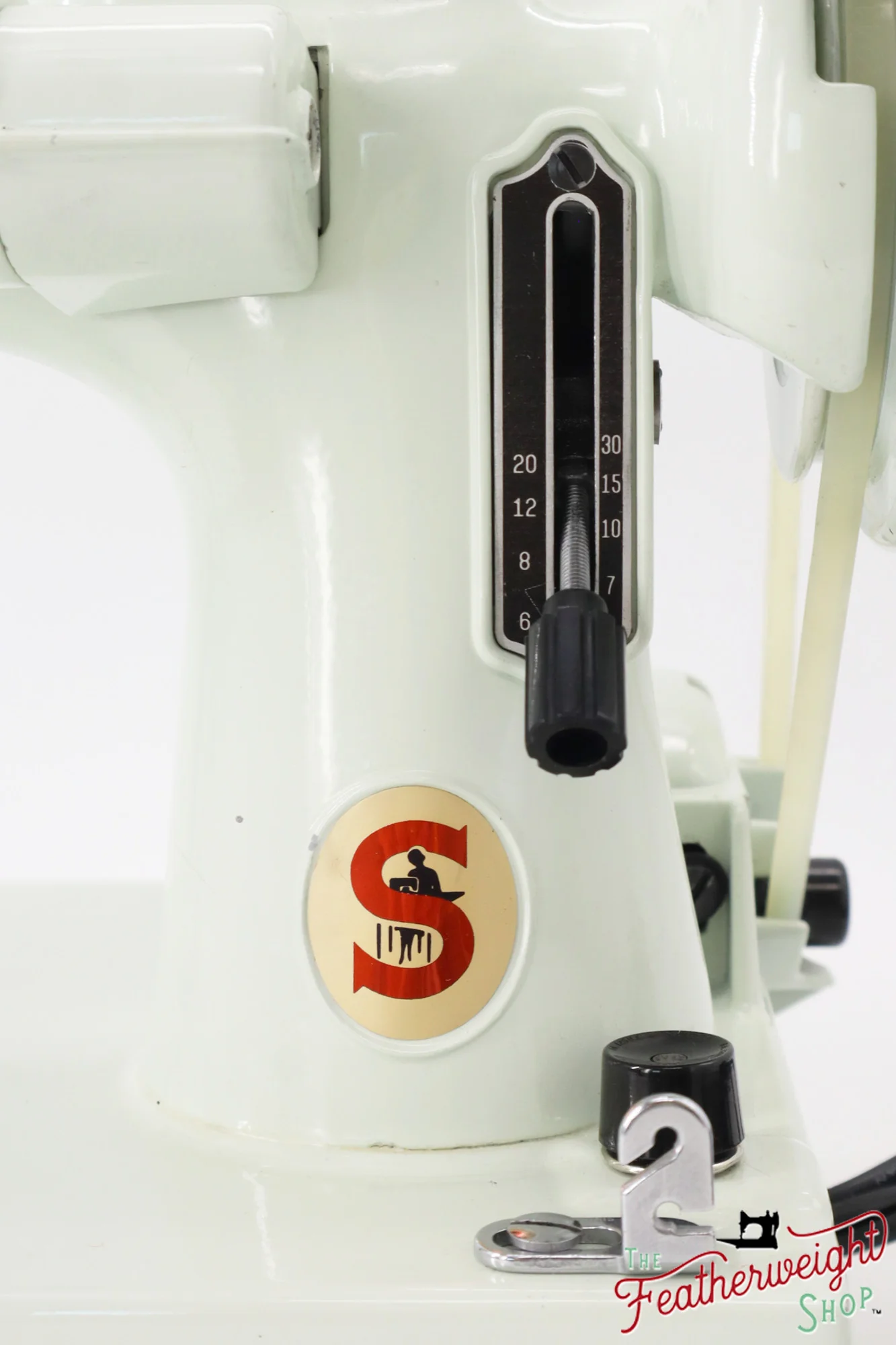 Singer Featherweight 221K Sewing Machine, WHITE - EV9052** - Image 12