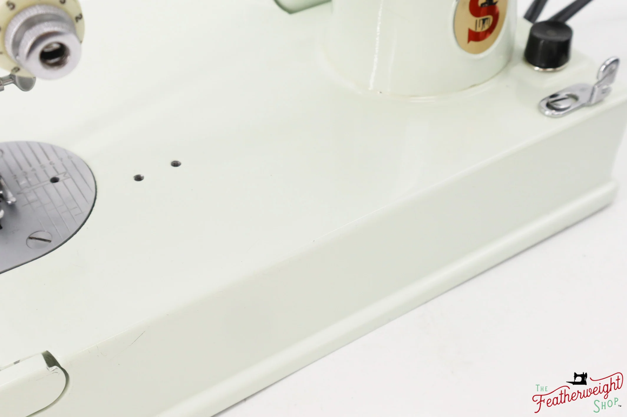 Singer Featherweight 221K Sewing Machine, WHITE - EV9052** - Image 6