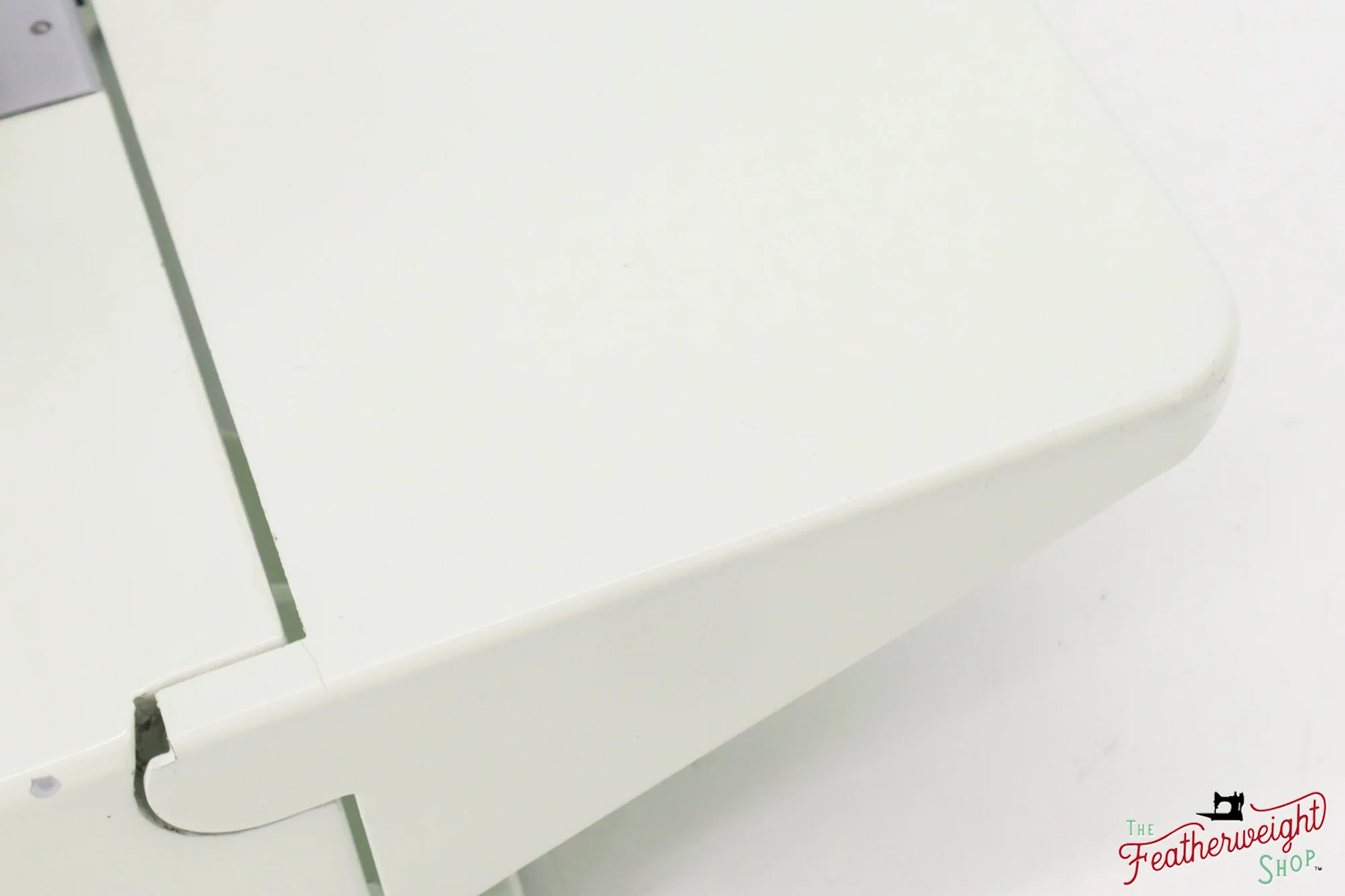 Singer Featherweight 221K Sewing Machine, WHITE - EV9052** - Image 8