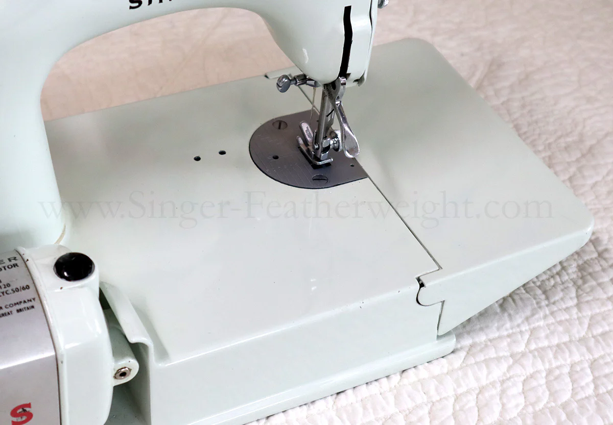 Singer Featherweight 221K Sewing Machine, WHITE EV957*** - Image 12