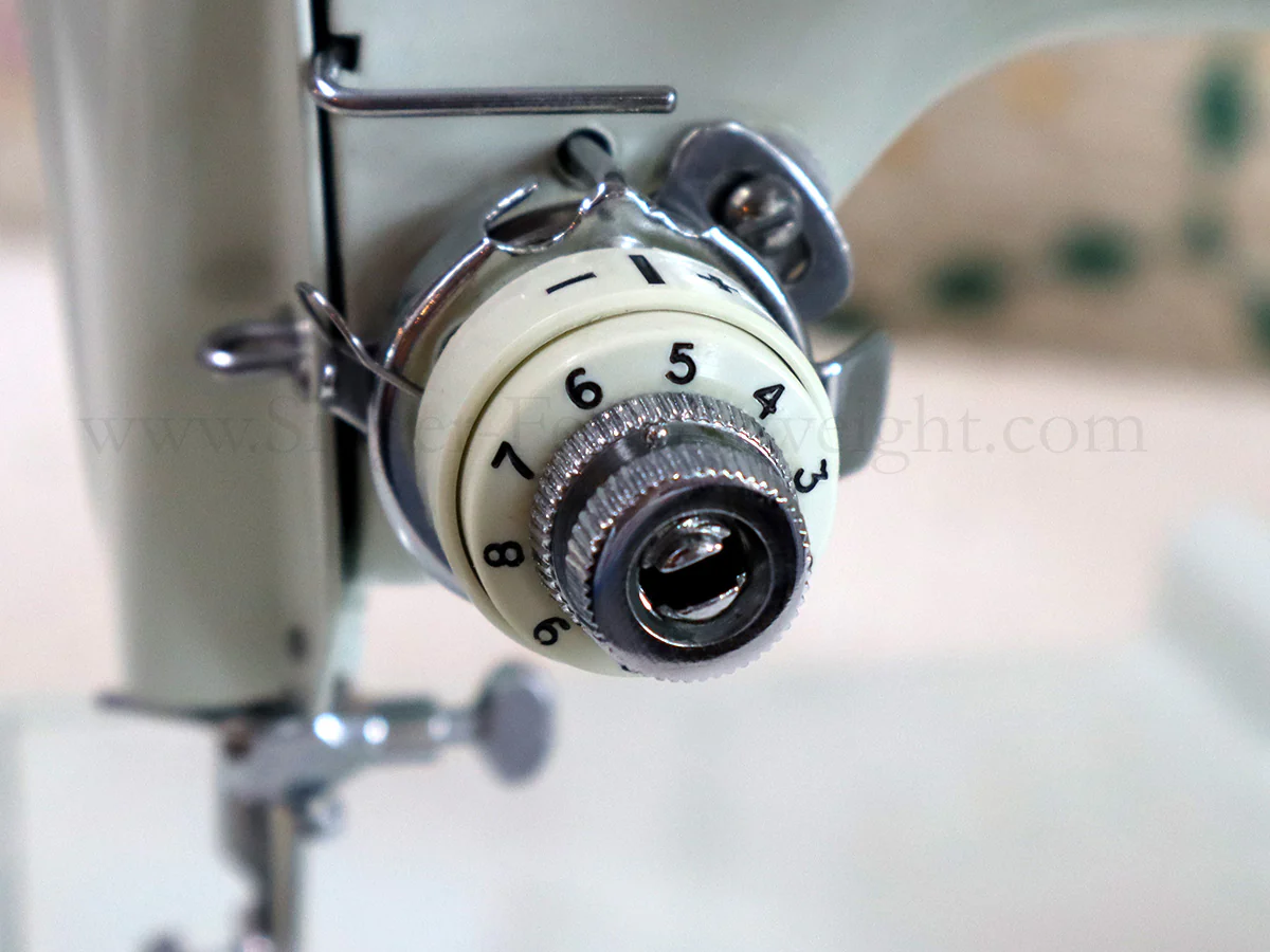 Singer Featherweight 221K Sewing Machine, WHITE EV957*** - Image 14