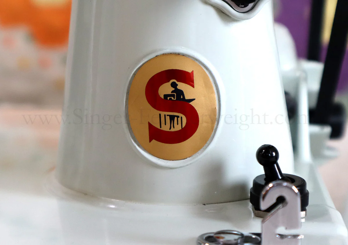 Singer Featherweight 221K Sewing Machine, WHITE EV957*** - Image 15