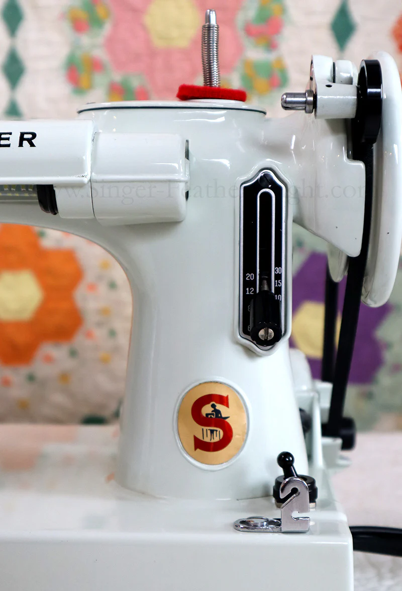 Singer Featherweight 221K Sewing Machine, WHITE EV957*** - Image 16