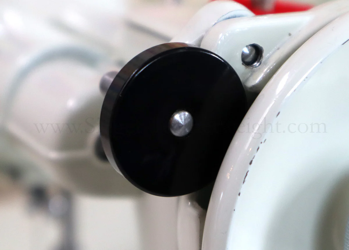 Singer Featherweight 221K Sewing Machine, WHITE EV957*** - Image 17