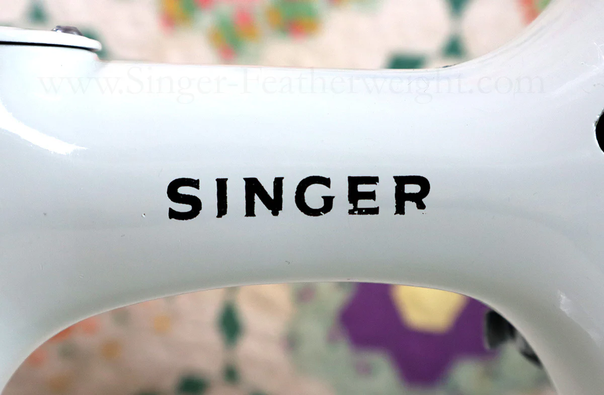 Singer Featherweight 221K Sewing Machine, WHITE EV957*** - Image 19