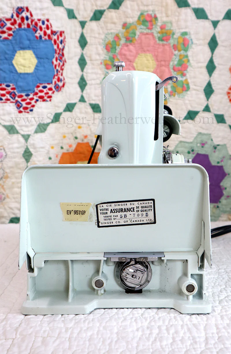 Singer Featherweight 221K Sewing Machine, WHITE EV957*** - Image 5