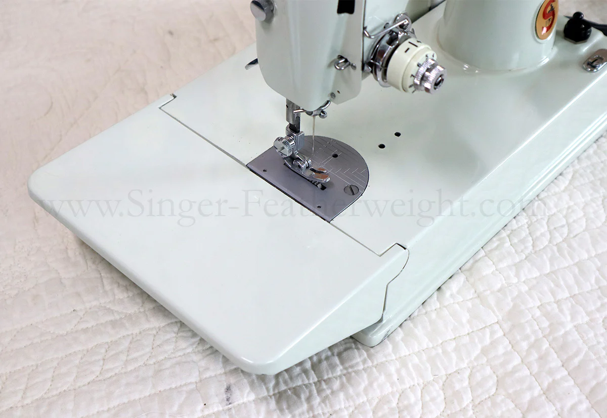 Singer Featherweight 221K Sewing Machine, WHITE EV957*** - Image 8