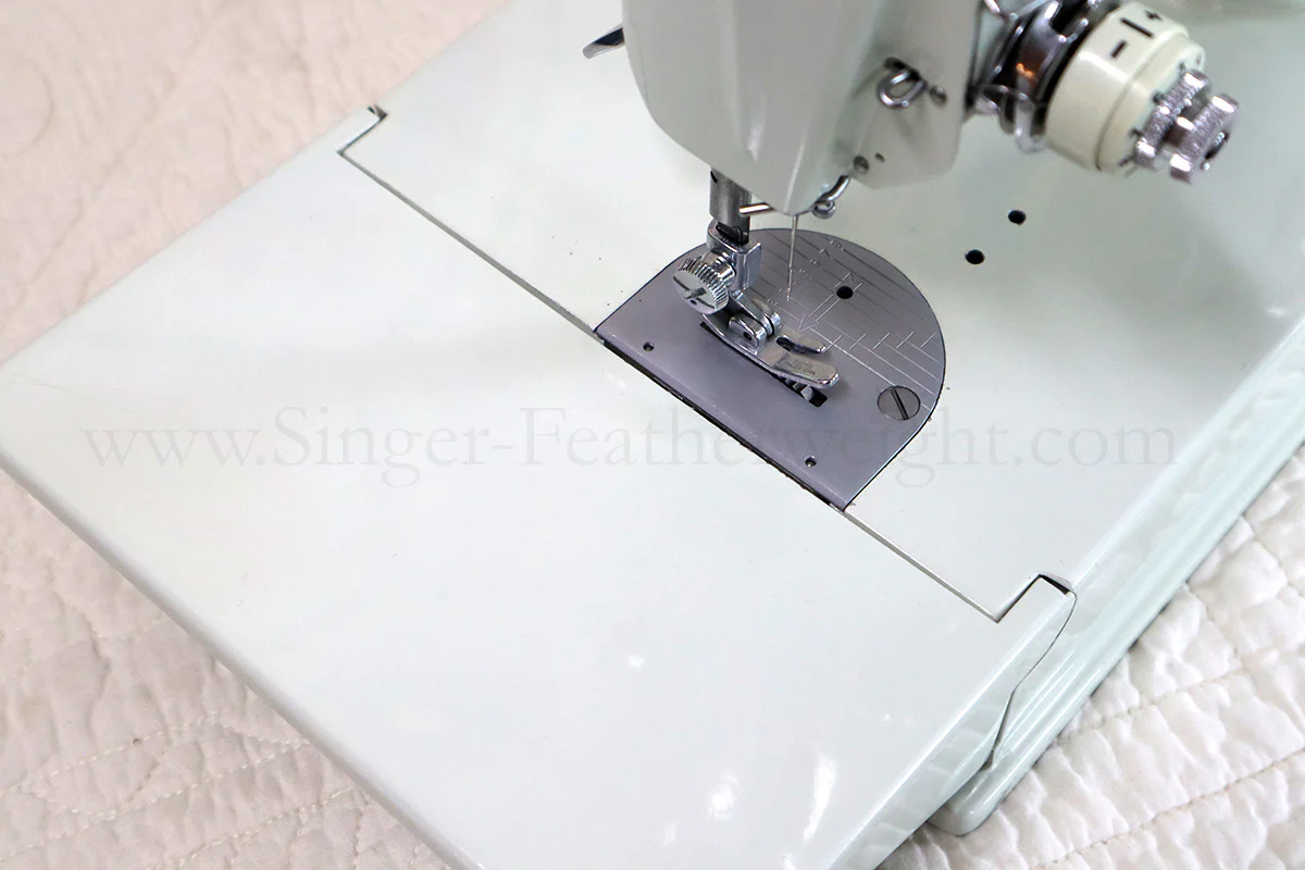 Singer Featherweight 221K Sewing Machine, WHITE EV957*** - Image 9