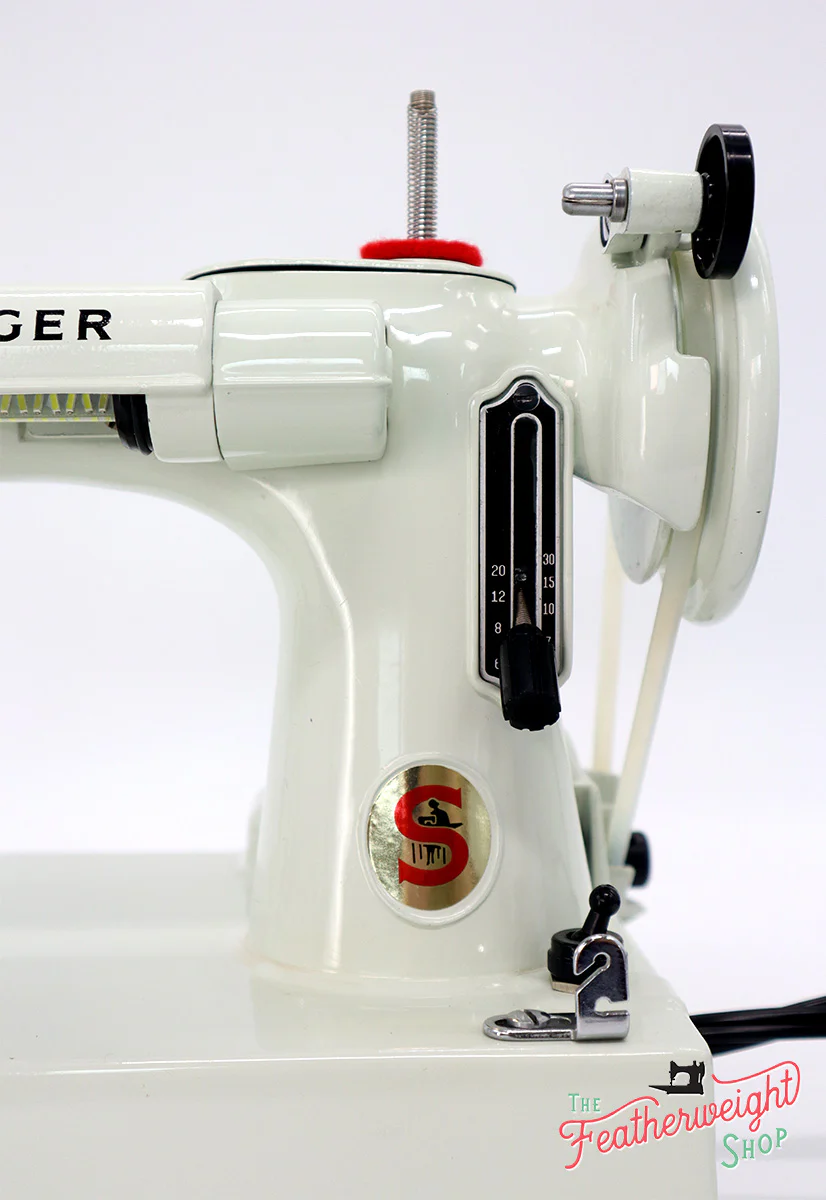 Singer Featherweight 221K Sewing Machine, WHITE EV958*** - Image 17